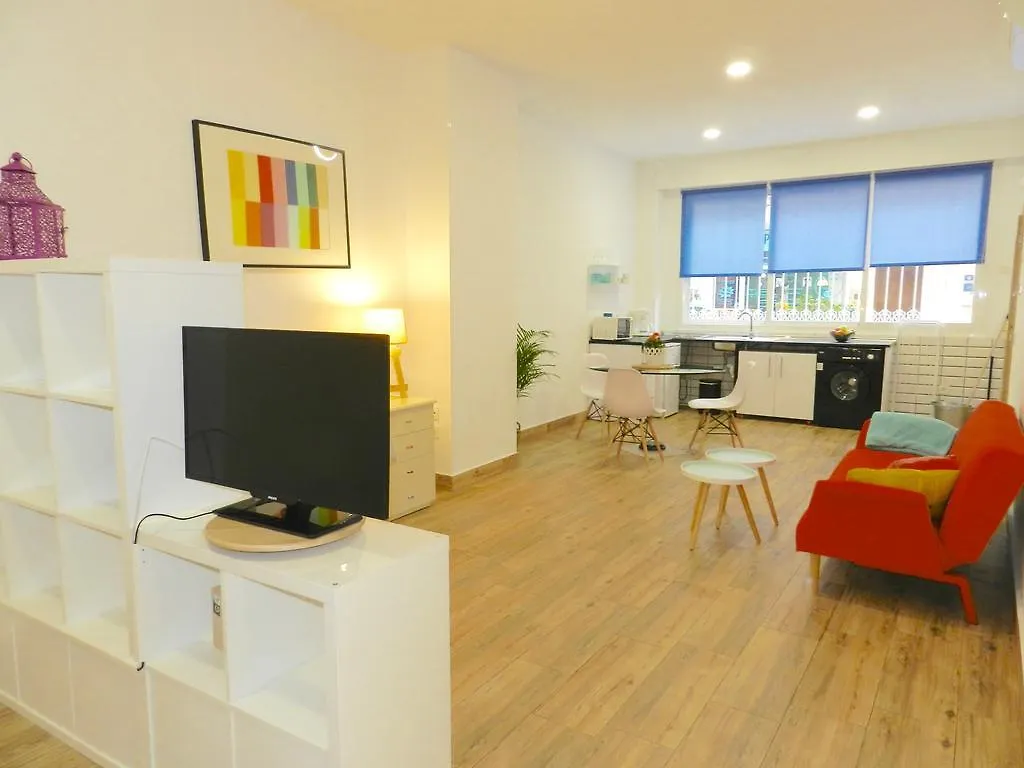 Apartamentos Carolina توريمولينوس 0*,